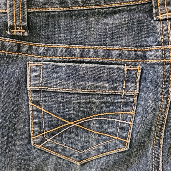 Bermuda Shorts! Dark Rinse, LIKE NEW!! Size 3 - Picture 4 of 5